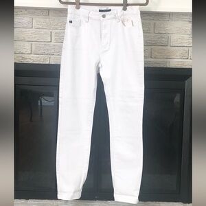 White skinny jeans